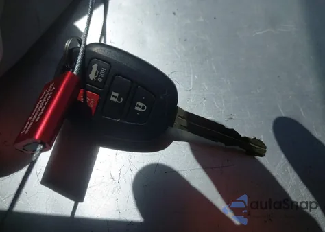 2018 Toyota Corolla Le из США, поврежденный, VIN 2T1BURHE7JC035126